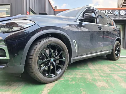 대구자동차휠도색-[BMW X5 순정휠 블랙유광 색상 휠복원]휠수리/대구 자동차 휠 / 대구 동구 동호동