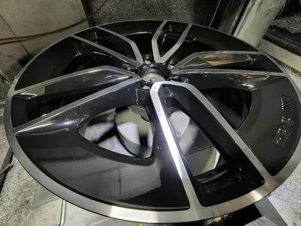 대구자동차휠복원-[벤츠E53AMG 순정휠 블랙유광색상 다이아몬드컷팅 투톤휠 휠복원]휠수리/휠도색/대구자동차휠 / 대구 동구 동호동