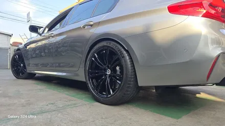 대구 자동차 휠복원 휠도색 휠수리 - [BMW M5 순정 20인치 블랙유광 휠복원] 대구 자동차 휠 / 대구 동구 동호동