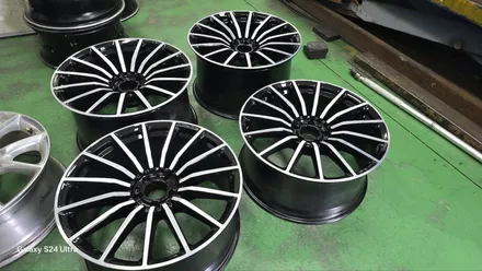 대구 자동차 휠복원 휠도색 휠수리 - [벤츠 43GT 차량 순정 20인치 블랙폴리쉬 휠복원] 대구 자동차 휠 / 대구 동구 동호동