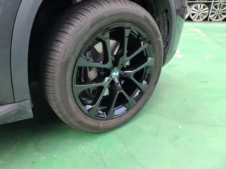 대구자동차휠도색-[BMW X5 순정휠 블랙유광 색상 휠복원]휠수리/대구 자동차 휠 / 대구 동구 동호동