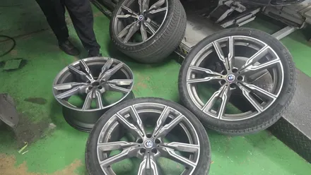 대구 자동차 휠복원 휠도색 휠수리 - [BMW X6 M50i 순정 22인치 블랙유광 휠복원] 대구 자동차 휠 / 대구 동구 동호동