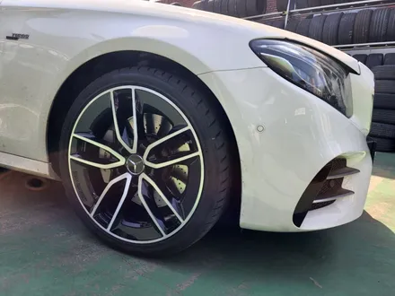 대구자동차휠복원-[벤츠E53AMG 순정휠 블랙유광색상 다이아몬드컷팅 투톤휠 휠복원]휠수리/휠도색/대구자동차휠 / 대구 동구 동호동