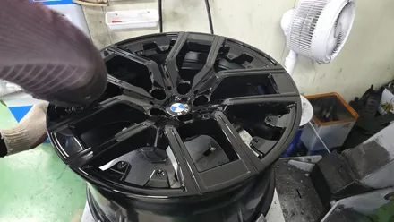 대구 자동차 휠복원 휠도색 휠수리 - [BMW 7시리즈 20인치 순정 블랙유광 휠복원] 대구 자동차 휠 / 대구 동구 동호동