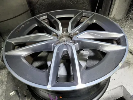 대구자동차휠복원-[벤츠E53AMG 순정휠 블랙유광색상 다이아몬드컷팅 투톤휠 휠복원]휠수리/휠도색/대구자동차휠 / 대구 동구 동호동