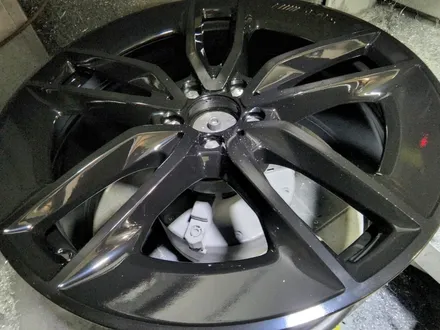 대구자동차휠복원-[벤츠E53AMG 순정휠 블랙유광색상 다이아몬드컷팅 투톤휠 휠복원]휠수리/휠도색/대구자동차휠 / 대구 동구 동호동