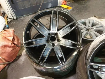 대구휠수리-[마세라티 콰트로포르테 순정휠 건메탈 색상 휠도색]휠복원/대구 자동차 휠 / 대구 동구 동호동