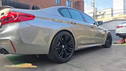 대구 자동차 휠복원 휠도색 휠수리 - [BMW M5 순정 20인치 블랙유광 휠복원] 대구 자동차 휠 / 대구 동구 동호동