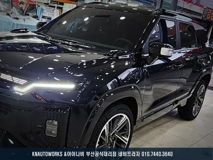 부산 KGM 액티언 신차 썬팅 시공 / 레인보우 I90 고급진 블랙 색상의 비반사 윈도우틴팅 작업 / 부산 금정구 부곡동