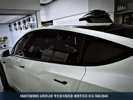테슬라 모델Y 레이노 F95 신차 윈도 틴팅, 전면 27% 측후면 12% 완벽한 썬팅 농도 조합 / 부산 금정구 부곡동