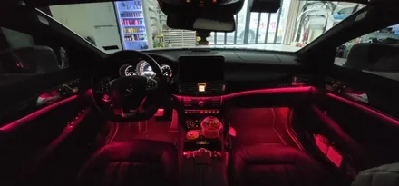 벤츠 CLS63AMG 순정엠비언트 이거 왜이래? 구형차는 신형차처럼 색상 여러개로 못바꿋나?? / 대구,구미
