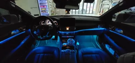 벤츠 CLS63AMG 순정엠비언트 이거 왜이래? 구형차는 신형차처럼 색상 여러개로 못바꿋나?? / 대구,구미