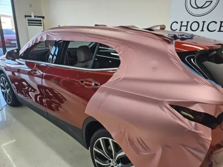 [BMW X2] 김해 초이스랩 bmw x2 사틴크롬 로즈골드 전체랩핑 / 김해시 진영읍