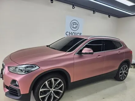 [BMW X2] 김해 초이스랩 bmw x2 사틴크롬 로즈골드 전체랩핑 / 김해시 진영읍