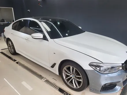 [bmw 520d] 김해 초이스랩 보험처리 및 전체 랩핑 제거 후 전체 고광택 화이트 랩핑 시공 / 김해시 진영읍