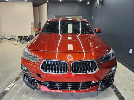 [BMW X2] 김해 초이스랩 bmw x2 사틴크롬 로즈골드 전체랩핑 / 김해시 진영읍