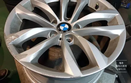 제주휠수리복원-BMW 휠 용접 복원+제주휠리스토어+제주도휠복원+BMW은색휠+제주시휠수리복원+제주도휠도색 / 제주시 도두이동