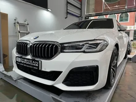 BMW G30 5시리즈 520i 실내 카본 랩핑 안산 보헤미안퍼포먼스 / 안산시 단원구 고잔동
