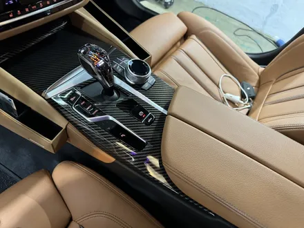 BMW G30 5시리즈 520i 실내 카본 랩핑 안산 보헤미안퍼포먼스 / 안산시 단원구 고잔동