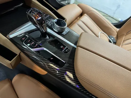 BMW G30 5시리즈 520i 실내 카본 랩핑 안산 보헤미안퍼포먼스 / 안산시 단원구 고잔동