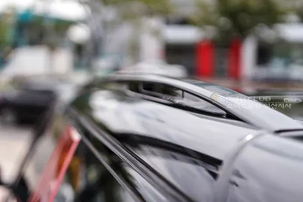 디스커버리 스포츠 레드블랙팩. 강렬함에 빠지다.
