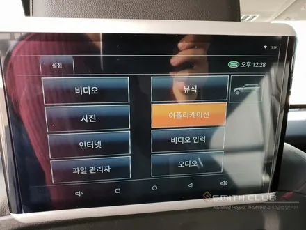 랜드로버 올뉴디스커버리 자상한아빠의기본 리어모니터와 30분만에 3.0세미레트로핏 장착!!