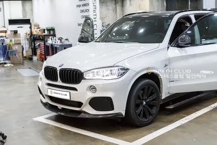 BMW X5 튜닝, 자녀들을 위한 아빠의 새심한 배려 리어모니터 작업