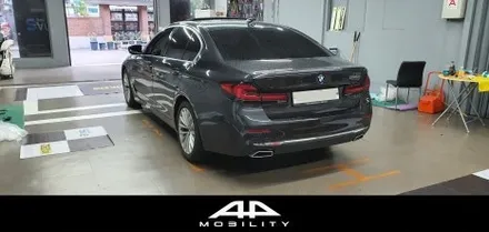 BMW 530e 어라운드뷰 차량훼손 없이 깔끔 설치, 순정기능연동 가능한 고화질 에이피모빌리티 슈퍼뷰