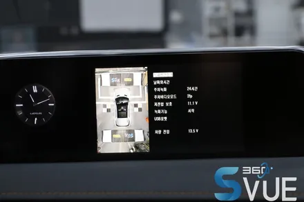 렉서스 2020 UX250h 2wd 어라운드뷰 시스템 순정 RTI (리모트 터치 인터페이스)로 조작이 가능한 S-vue 장착
