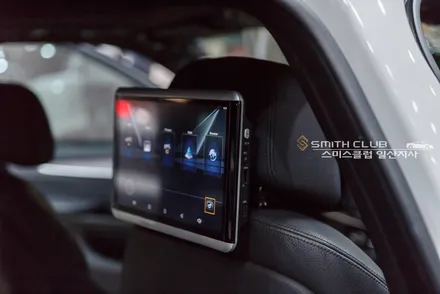 BMW X5 튜닝, 자녀들을 위한 아빠의 새심한 배려 리어모니터 작업