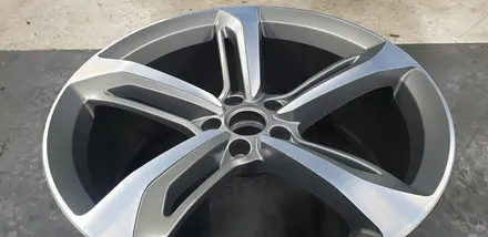 아우디 RS7 20인치 휠 1개 청주휠복원 / 청주시 서원구