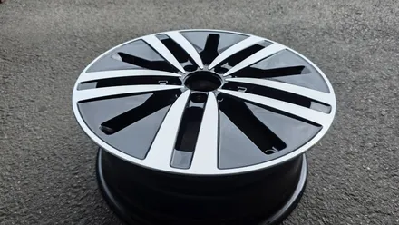 벤츠 A200d 17인치 순정휠 1개 컷팅복원  청주휠복원 청주휠수리 청주 휠복원 / 청주시 서원구