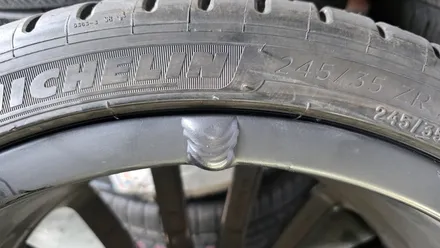 벤츠 CLS450 20인치 순정휠 휠크랙 두곳 수리 휠크렉 휠크랙수리  청주휠복원 청주휠수리 청주 휠복원 / 청주시 서원구