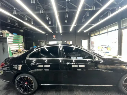 벤츠 E220 전체랩핑제거 &크롬죽이기시공 창원랩핑전문점 CW디테일링에서 / 창원,마산,경남