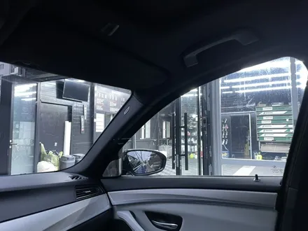슈퍼세단  BMW M5 존재감확실한 반사썬팅 블락포디 스카이블루 시공 / 창원,마산,경남