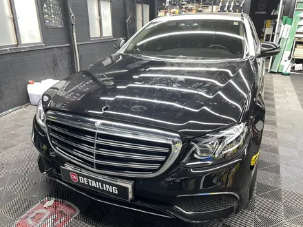 벤츠 E220 전체랩핑제거 &크롬죽이기시공 창원랩핑전문점 CW디테일링에서 / 창원,마산,경남