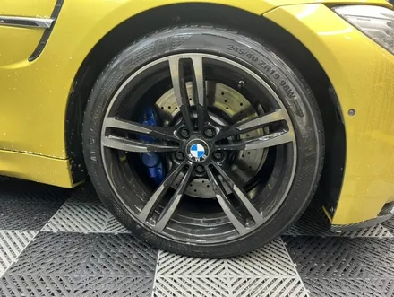 BMW M4 세차 대전시 동구 용전동 리플렉션 디테일링 광택 유리막 코팅 / 대전 동구