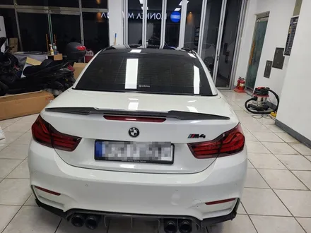 BMW M4컨버터블 루프스킨 작업 입니다. / 광주 북구 삼각동