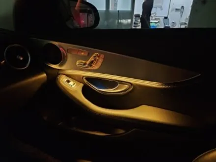 벤츠 c클래스 c200 엠비언트 라이트가 없어도 있어도~ 순정 같은 퀄리티로 실내 분위기 압살해버리기~! / 대전 유성구 학하동