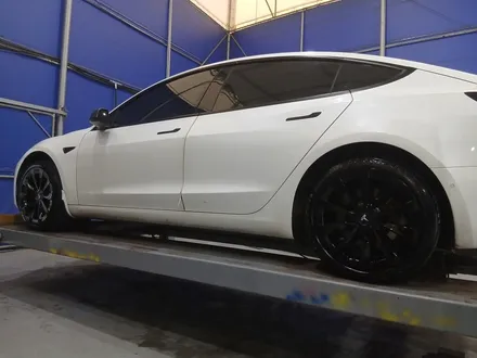 테슬라 BMW 휠 복원 블랙유광 도색 / 인천 부평