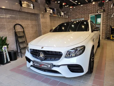 벤츠 E클래스 E63 AMG 랩핑제거 부분랩핑 포인트랩핑 외형복원 전문점 광명 안양 시흥 금천 부천 구로 군포 광명역 / 광명시 일직동