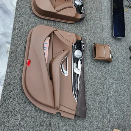 [ 벤츠 E클래스 W213 ] 실내 송풍구 엠비언트 그리구 부메스터 스피커 작업~^^ 벤츠 실내 송풍구 엠비언트는 필수죠.. 넘나 이쁜 그것.. 바로진행합니다~^^