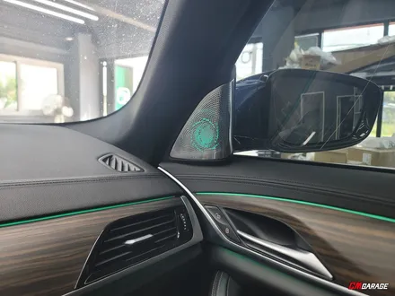 [ BMW G30 5시리즈 ] 엠비언트라이트! 회오리 스피커 및 스피커 엠비언트 라이트 튜닝입니다~^^ 순정과 동일하게 컬러변경이 가능하며 저녁에는 은은하게 비춰주죠..^^