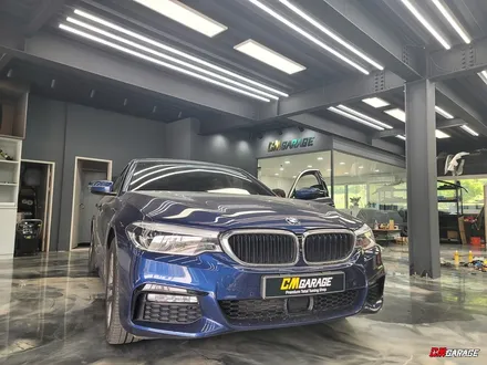 [ BMW G30 5시리즈 ] 엠비언트라이트! 회오리 스피커 및 스피커 엠비언트 라이트 튜닝입니다~^^ 순정과 동일하게 컬러변경이 가능하며 저녁에는 은은하게 비춰주죠..^^