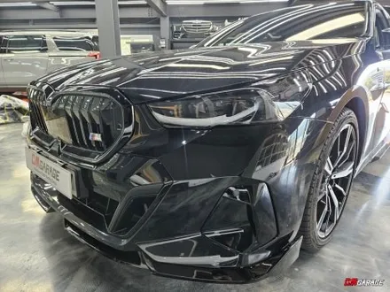 [ BMW 5시리즈 G60 ] 차량 회오리 스피커 엠비언트라이트 튜닝과 크리스탈기어노브 4종셋트를 장착합니다..^^ 고급스러운실내로 탈바꿈하는 튜닝이죠!! 포스팅한번 보고 가세요!