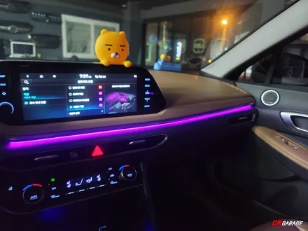[ DN8 쏘나타 ] 실내 엠비언트 라이트 순정연동 작업 포스팅~^^ 기존에 엠비언트는 광량이 너무 약합니다 하지만 이번에 광량을 올려줍니다~^^ 기존라인까지고 교체가 들어가구욥!