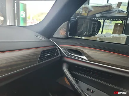 [ BMW G30 5시리즈 ] 엠비언트라이트! 회오리 스피커 및 스피커 엠비언트 라이트 튜닝입니다~^^ 순정과 동일하게 컬러변경이 가능하며 저녁에는 은은하게 비춰주죠..^^