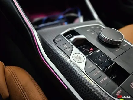 [ BMW 신형 3시리즈 ] G20 차량 실내 엠비언트 라이트 튜닝!! 실내 엠비언트라이트가 조금 허전함을 느껴 중앙콘솔 옆으로 엠비언트라이트를 추가하게됩니다~^^ 김해엠비언트!
