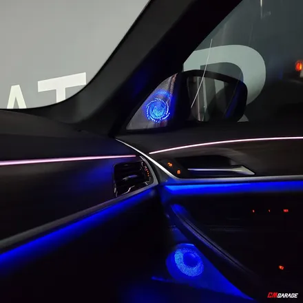 [ BMW G30 5시리즈 ] 엠비언트라이트! 회오리 스피커 및 스피커 엠비언트 라이트 튜닝입니다~^^ 순정과 동일하게 컬러변경이 가능하며 저녁에는 은은하게 비춰주죠..^^
