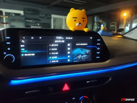 [ DN8 쏘나타 ] 실내 엠비언트 라이트 순정연동 작업 포스팅~^^ 기존에 엠비언트는 광량이 너무 약합니다 하지만 이번에 광량을 올려줍니다~^^ 기존라인까지고 교체가 들어가구욥!